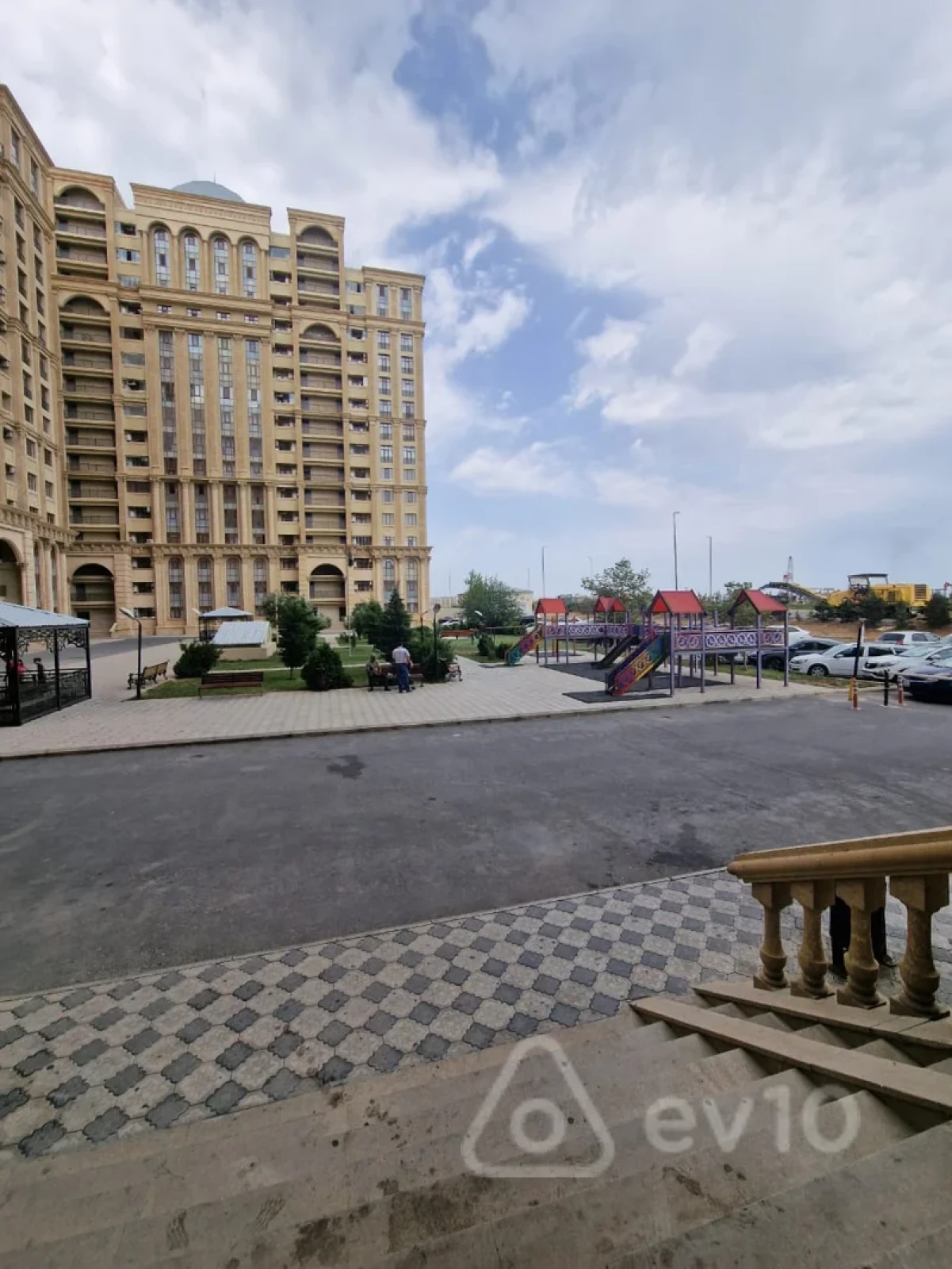 Satılır 2 otaqlı yeni tikili 74 m²