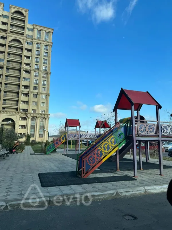 Satılır 2 otaqlı yeni tikili 74 m²