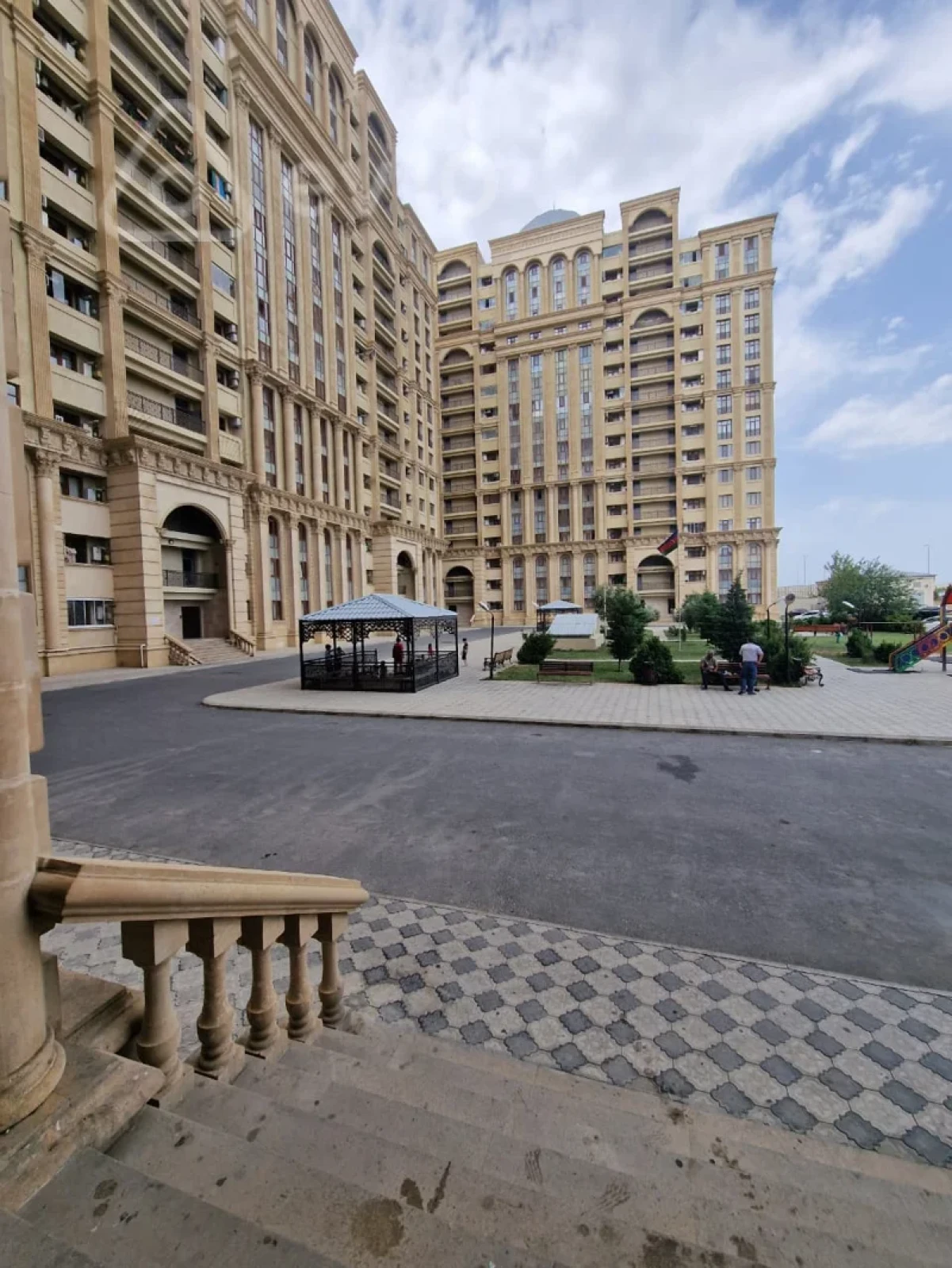 Satılır 2 otaqlı yeni tikili 74 m²