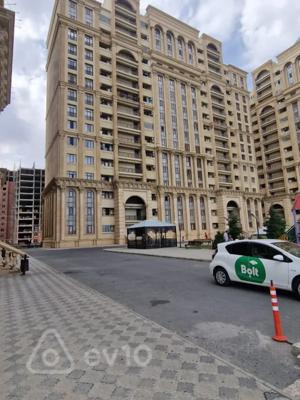 Satılır 2 otaqlı yeni tikili 74 m²