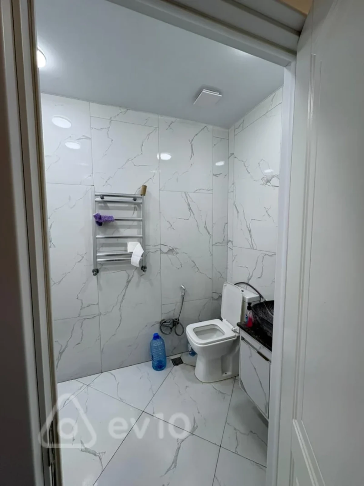 Kirayə verilir 3 otaqlı yeni tikili 70 m²