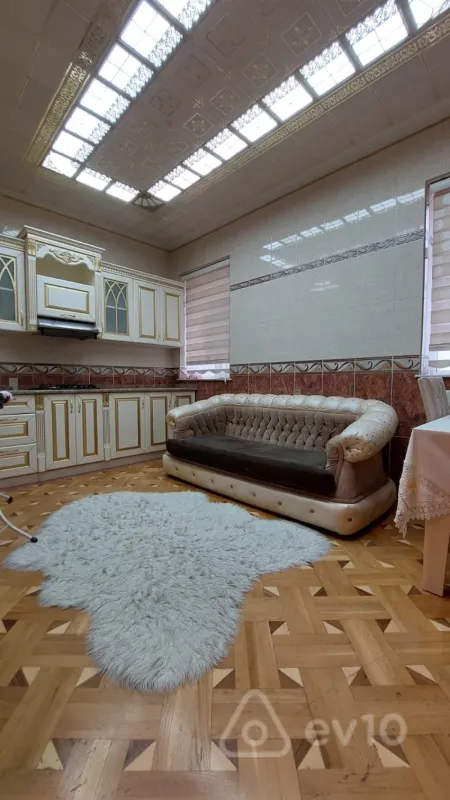 Kirayə verilir 7 otaqlı həyət evi 150 m²