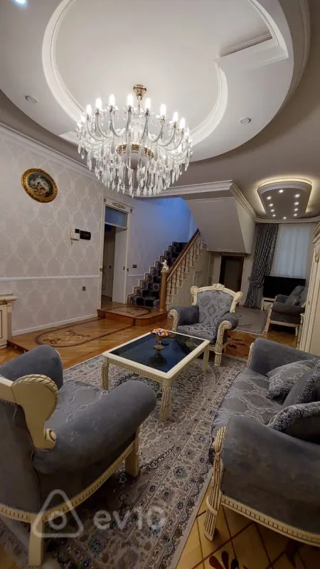 Kirayə verilir 7 otaqlı həyət evi 150 m²