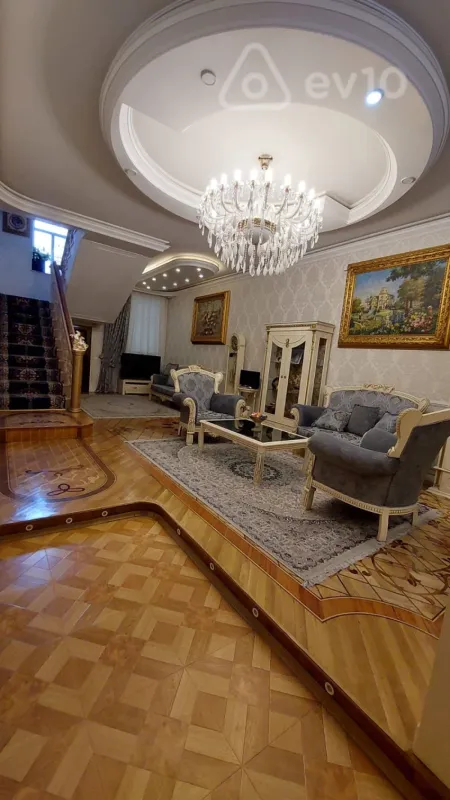 Kirayə verilir 7 otaqlı həyət evi 150 m²