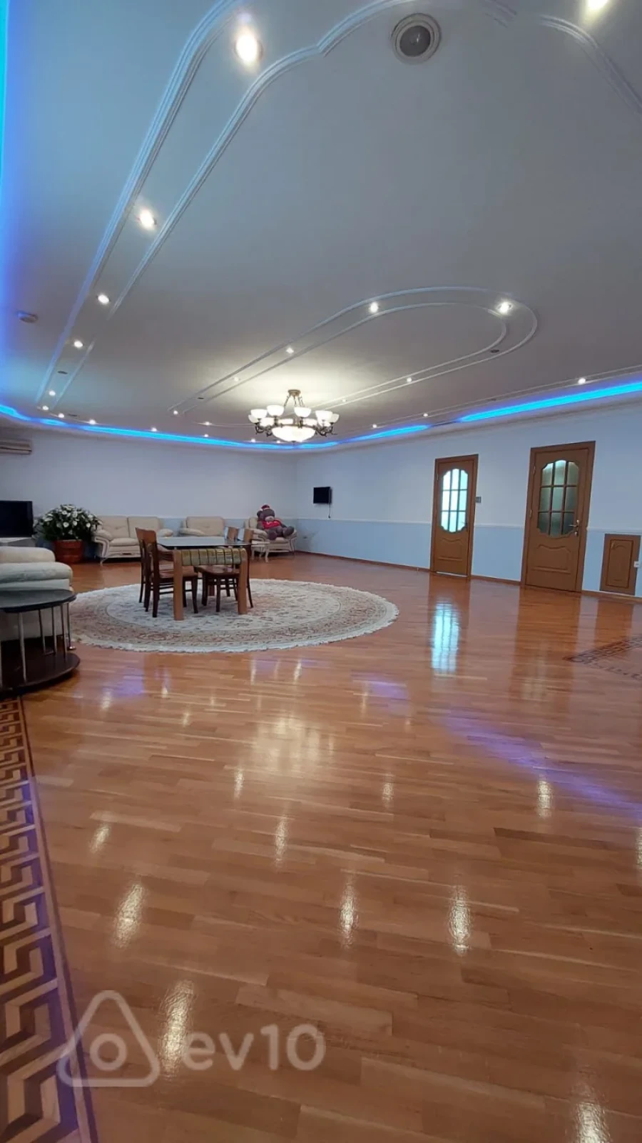 Kirayə verilir 7 otaqlı həyət evi 150 m²