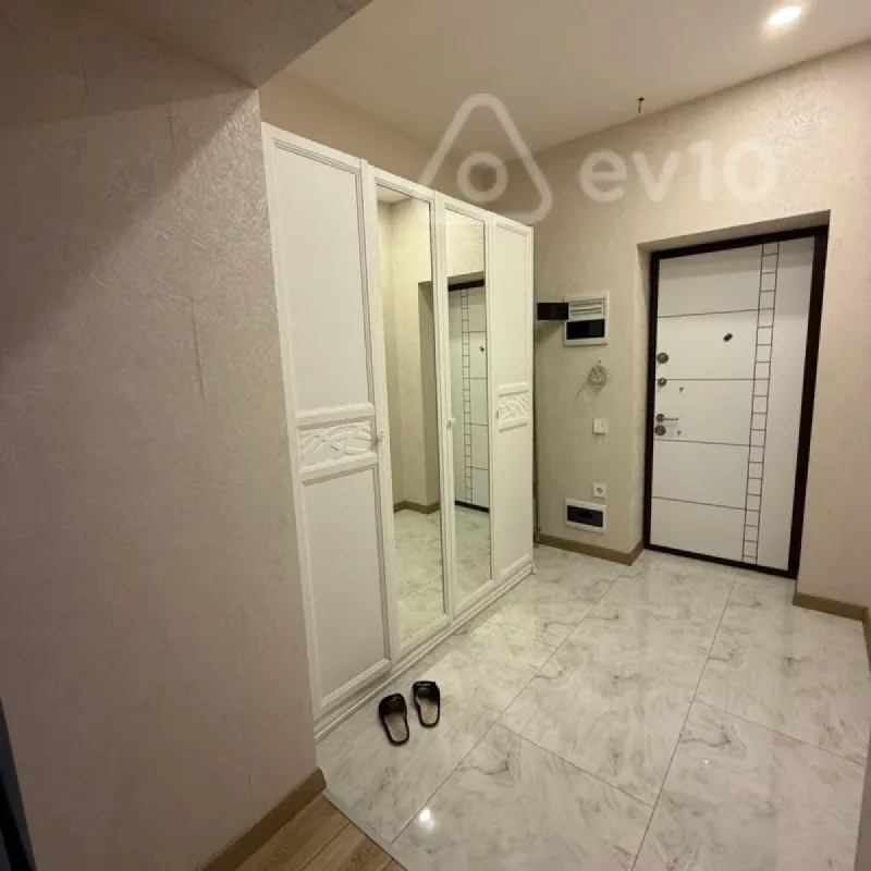 Kirayə verilir 4 otaqlı yeni tikili 190 m²