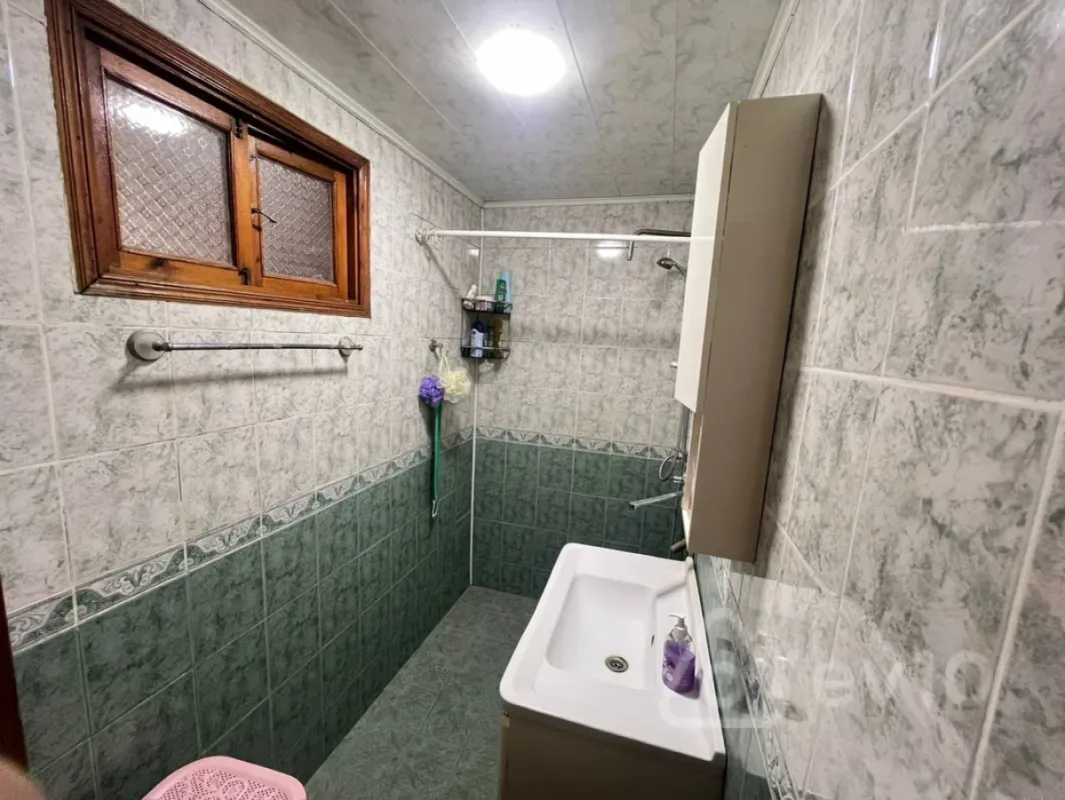 Satılır 4 otaqlı köhnə tikili 110 m²