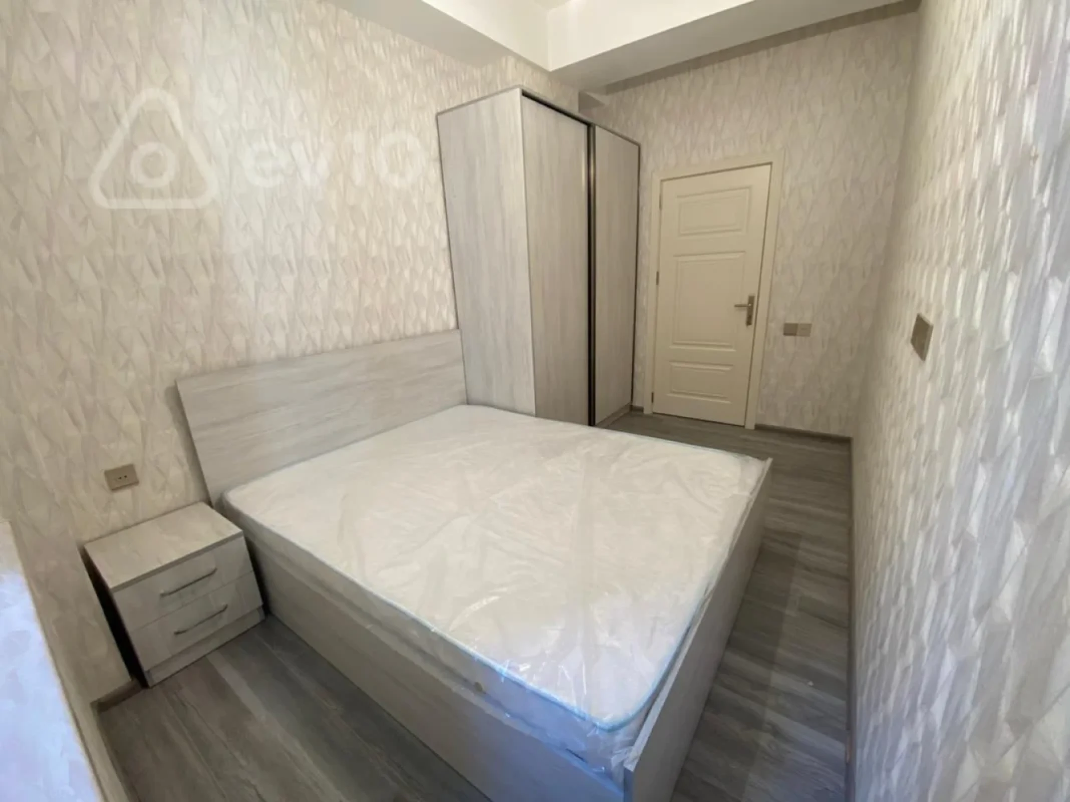 Kirayə verilir 2 otaqlı yeni tikili 65 m²