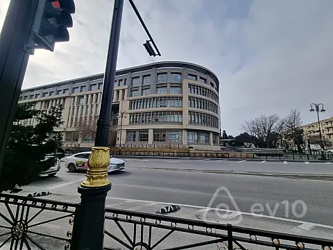 Satılır 2 otaqlı köhnə tikili 58 m²