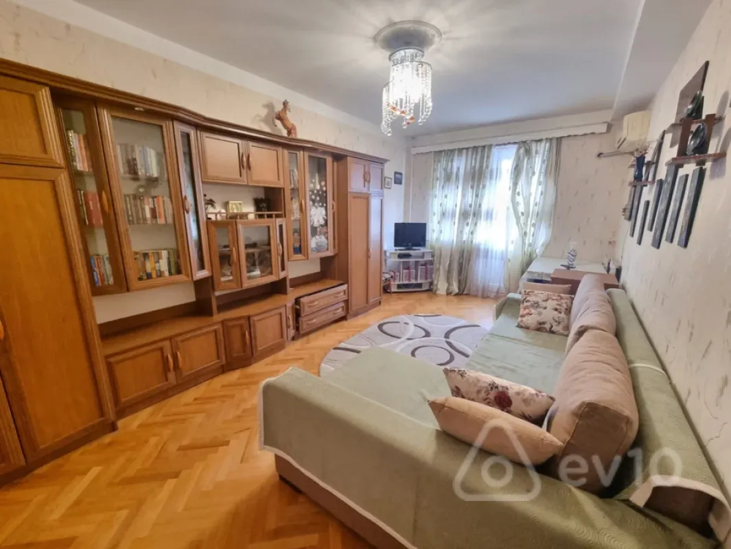 Satılır 2 otaqlı köhnə tikili 58 m²
