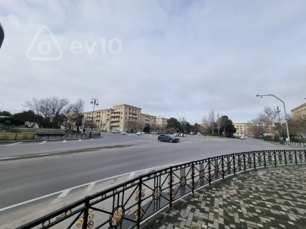 Satılır 2 otaqlı köhnə tikili 58 m²