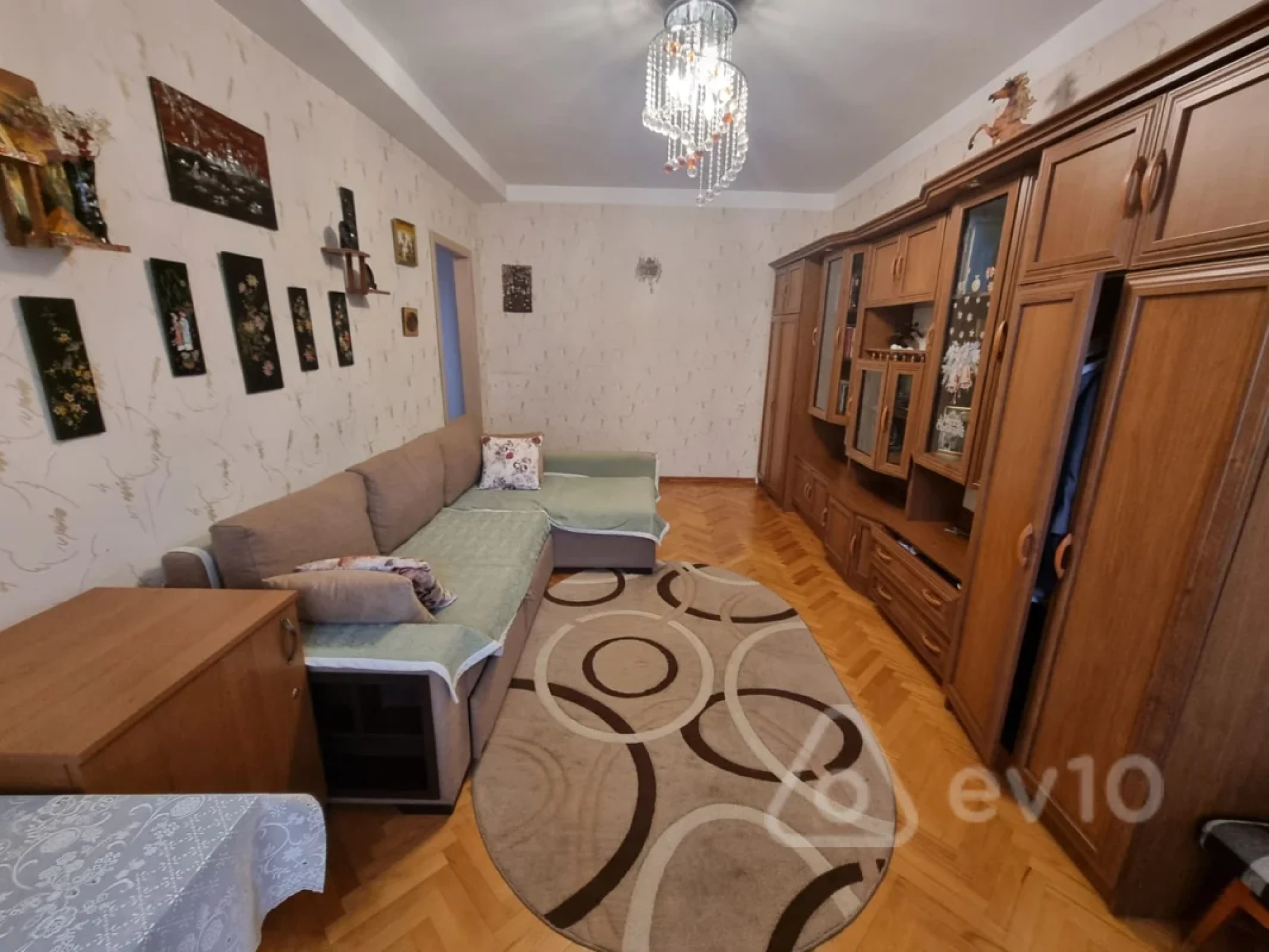 Satılır 2 otaqlı köhnə tikili 58 m²