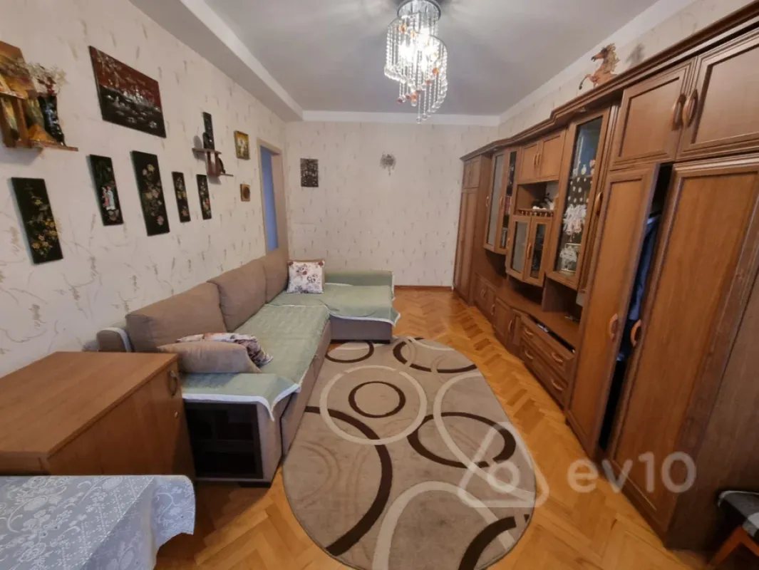 Satılır 2 otaqlı köhnə tikili 58 m²