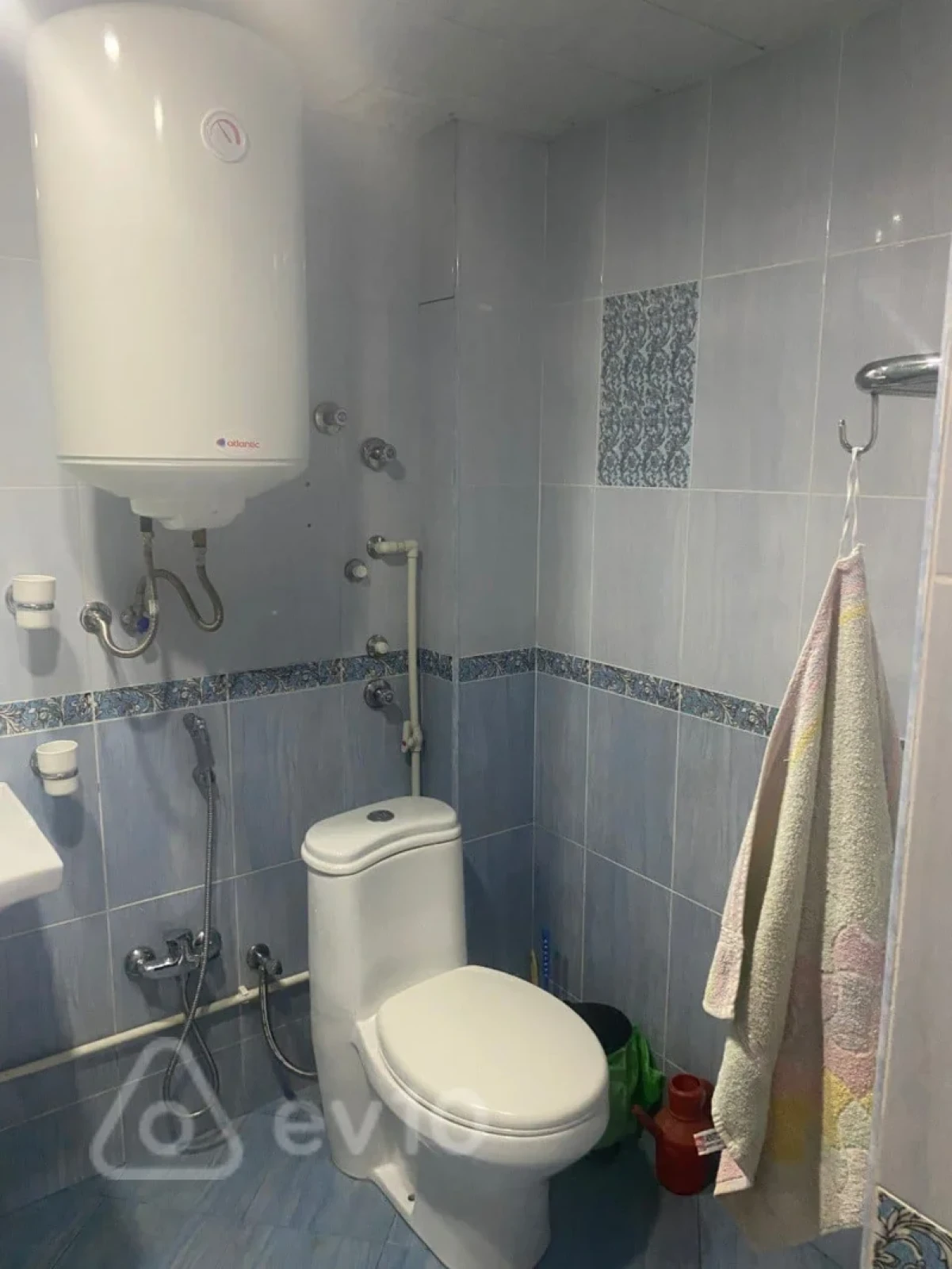 Satılır 2 otaqlı köhnə tikili 58 m²
