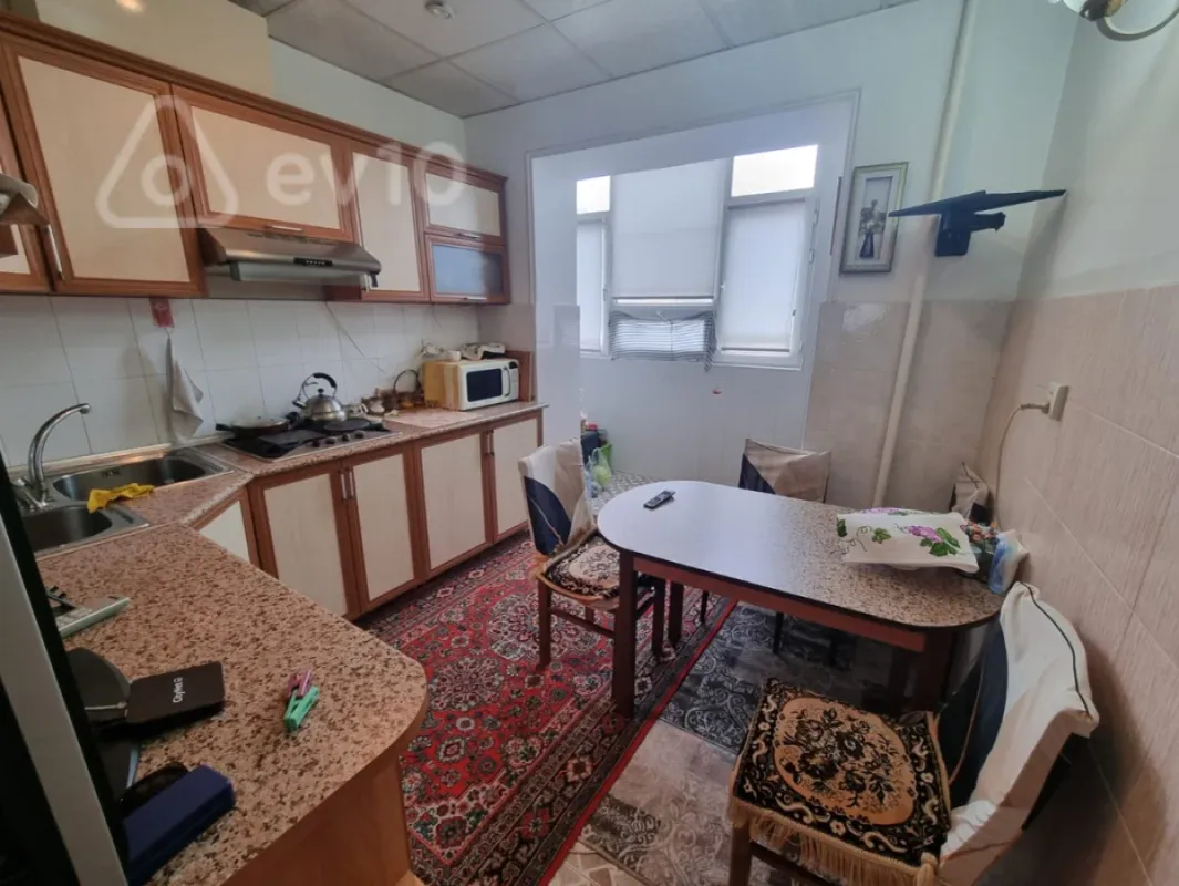 Satılır 2 otaqlı köhnə tikili 58 m²