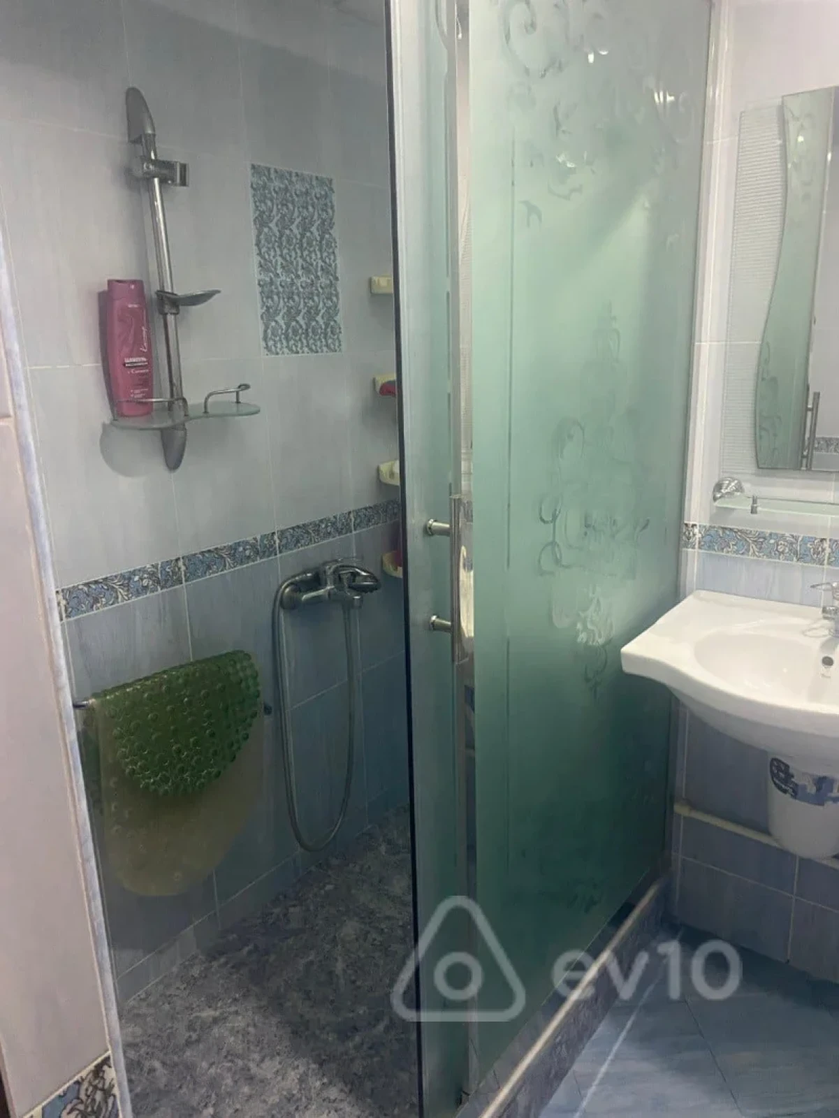 Satılır 2 otaqlı köhnə tikili 58 m²