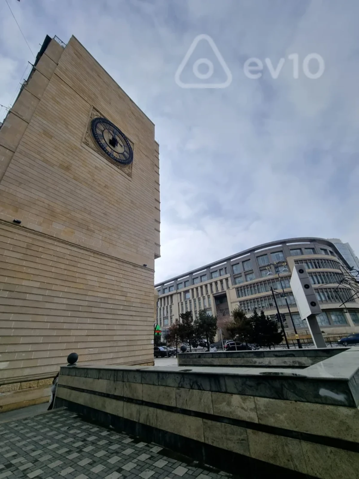 Satılır 2 otaqlı köhnə tikili 58 m²