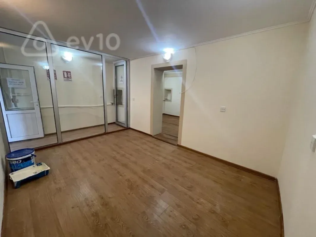Satılır mənzil 35 m²