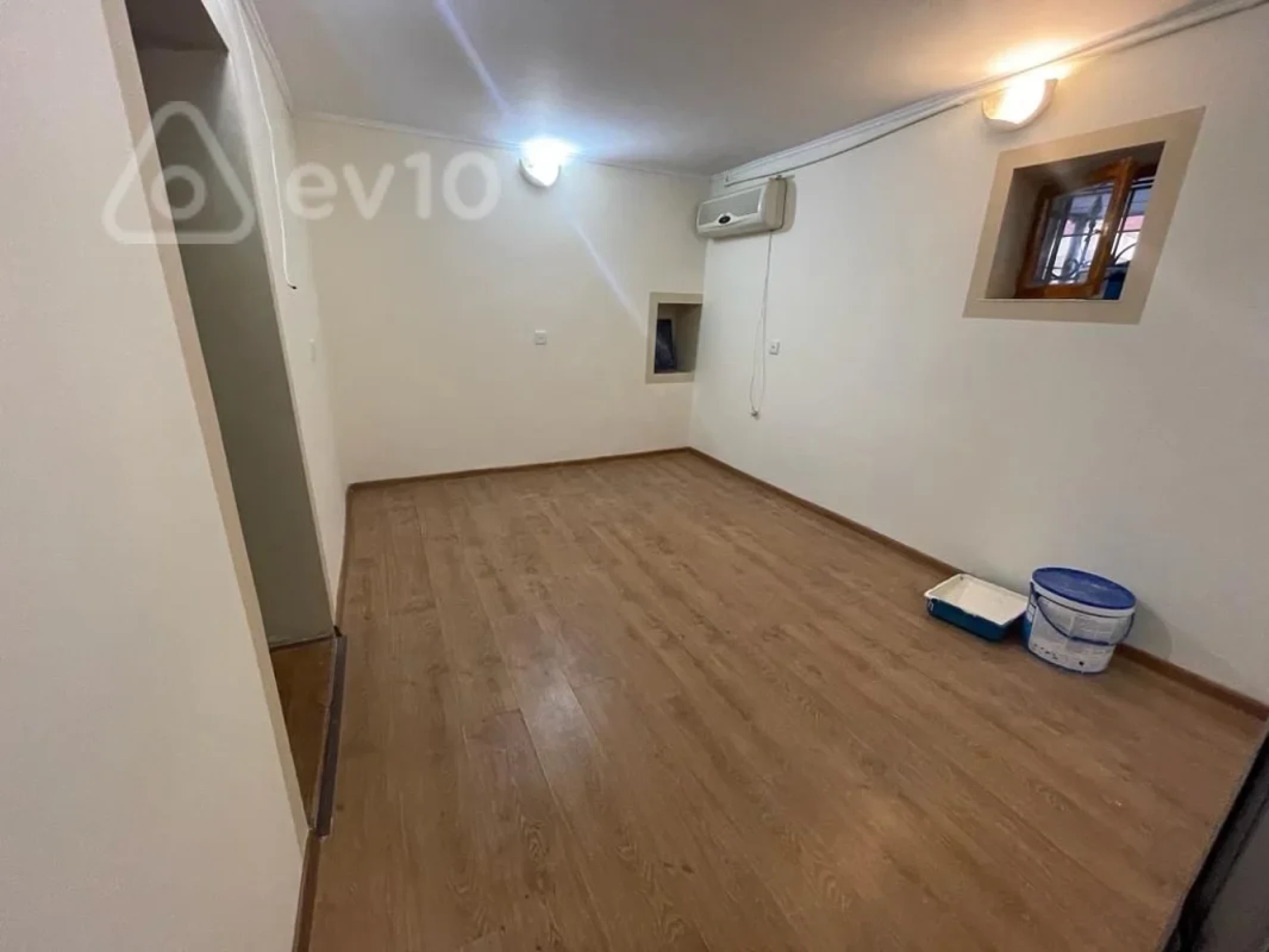 Satılır mənzil 35 m²