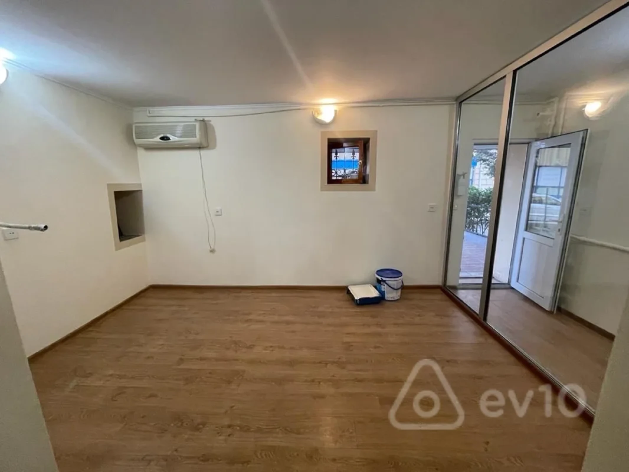 Satılır mənzil 35 m²