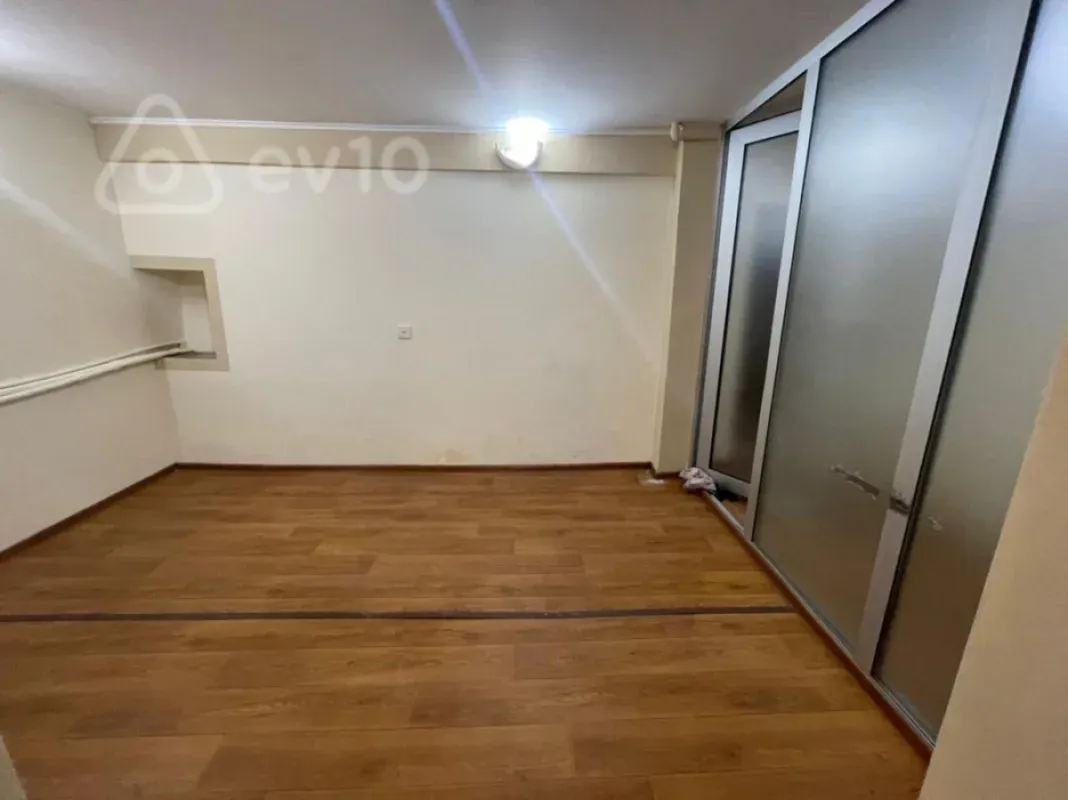 Satılır mənzil 35 m²
