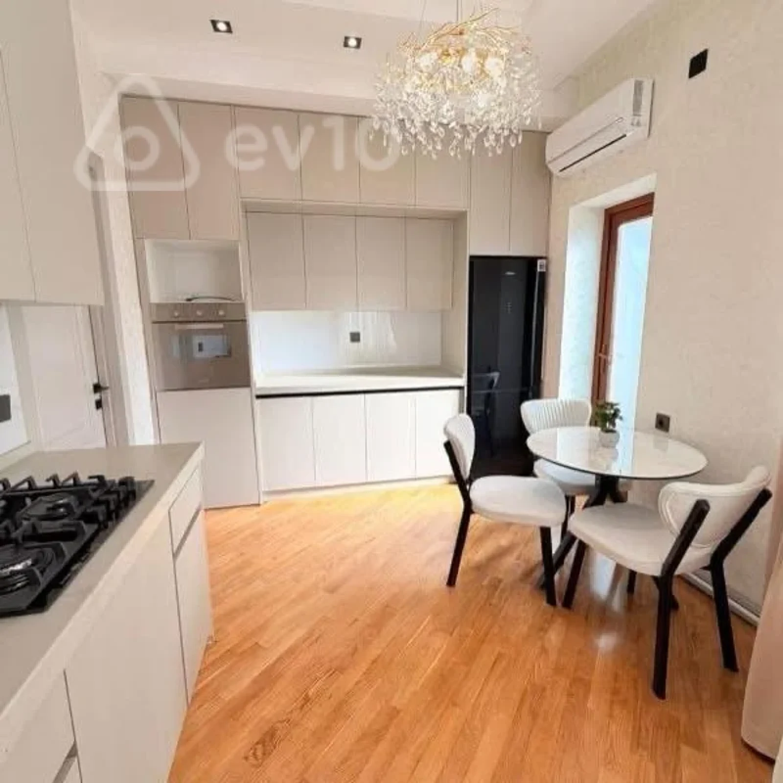 Satılır 3 otaqlı yeni tikili 110 m²