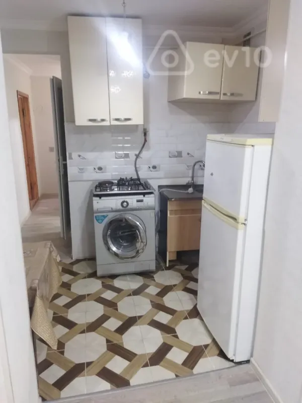 Kirayə verilir 2 otaqlı köhnə tikili 60 m²