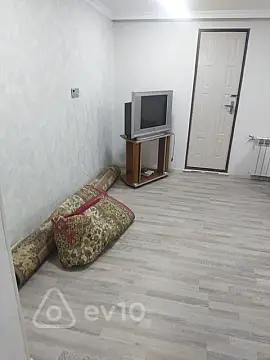 Kirayə verilir 2 otaqlı köhnə tikili 60 m²