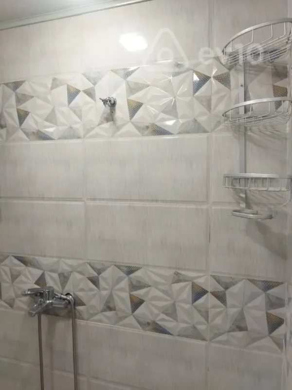 Kirayə verilir 2 otaqlı köhnə tikili 60 m²