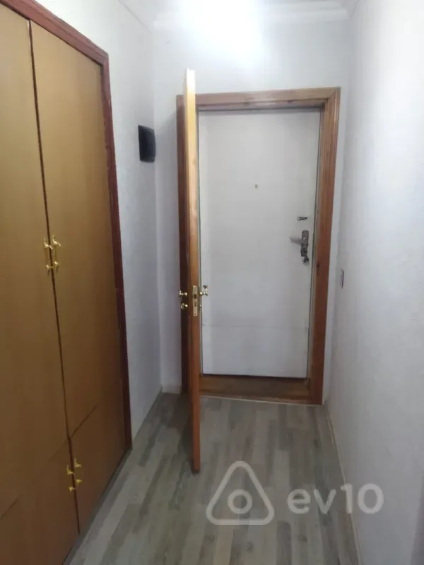 Kirayə verilir 2 otaqlı köhnə tikili 60 m²
