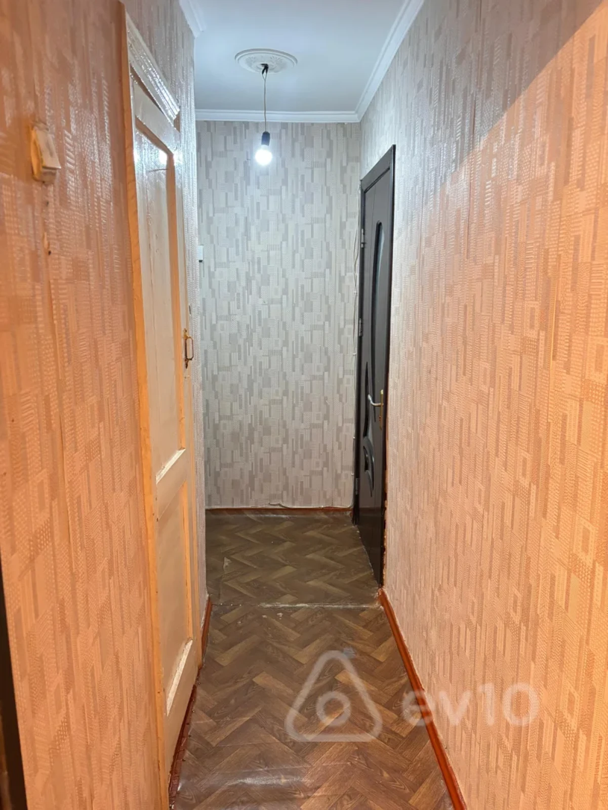 Kirayə verilir 2 otaqlı köhnə tikili 35 m²