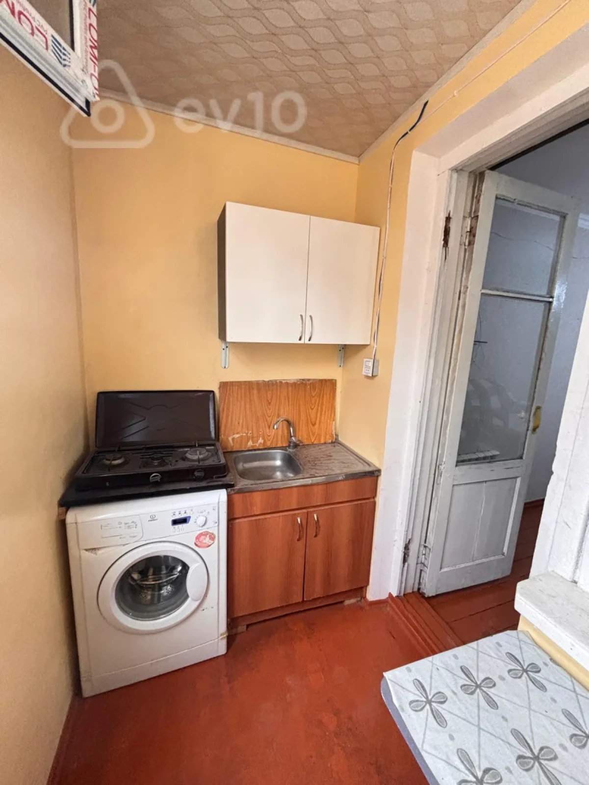 Kirayə verilir 2 otaqlı köhnə tikili 35 m²