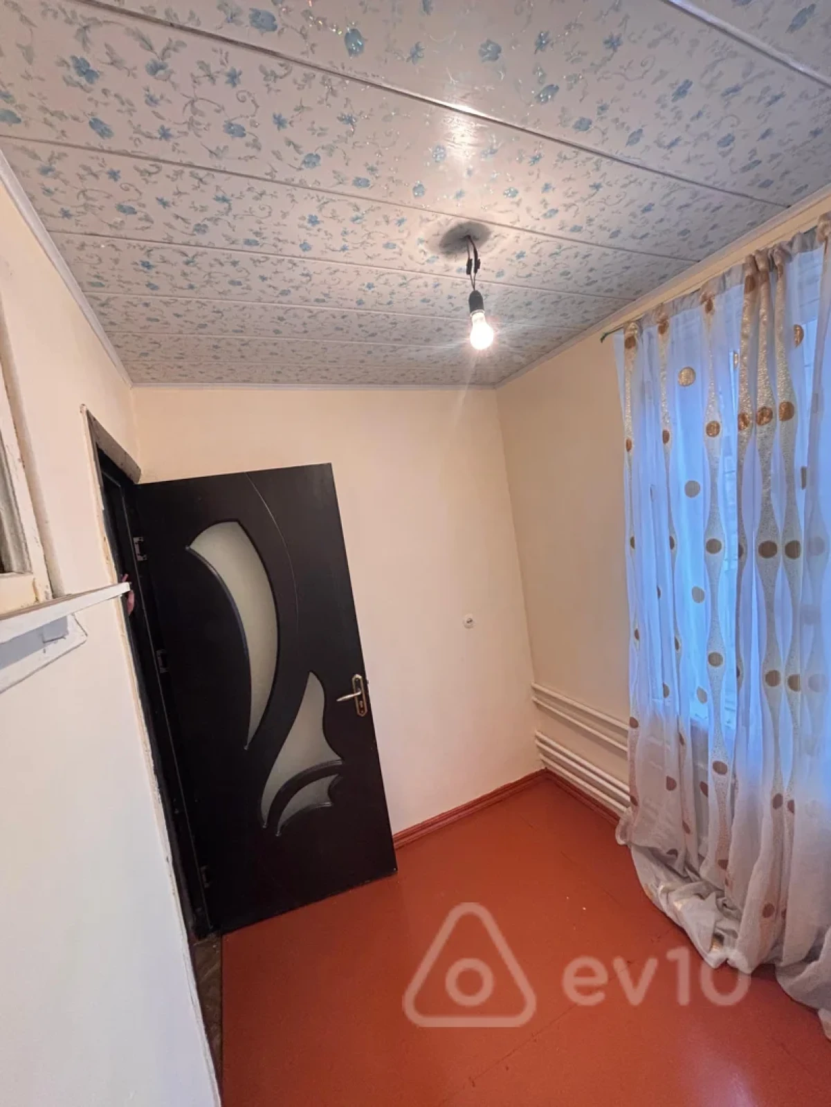 Kirayə verilir 2 otaqlı köhnə tikili 35 m²