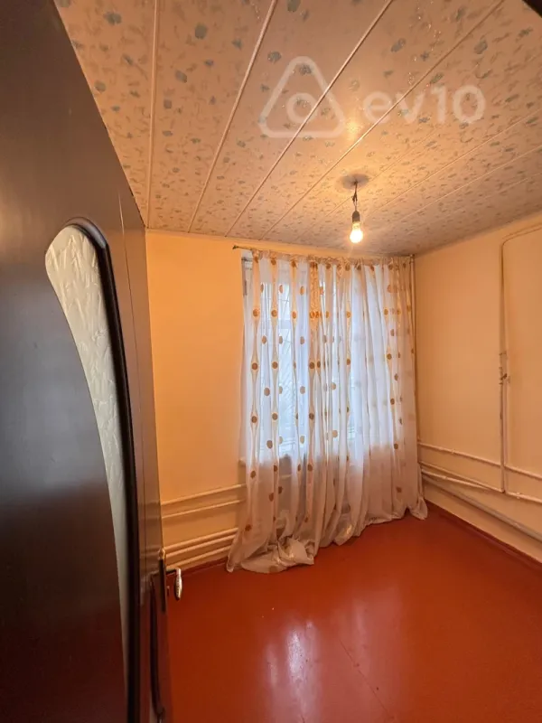Kirayə verilir 2 otaqlı köhnə tikili 35 m²
