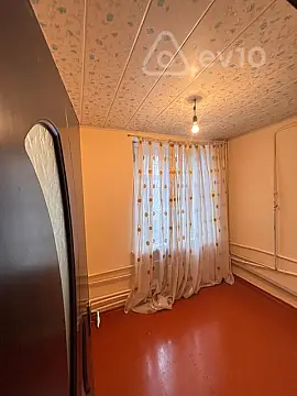 Kirayə verilir 2 otaqlı köhnə tikili 35 m²