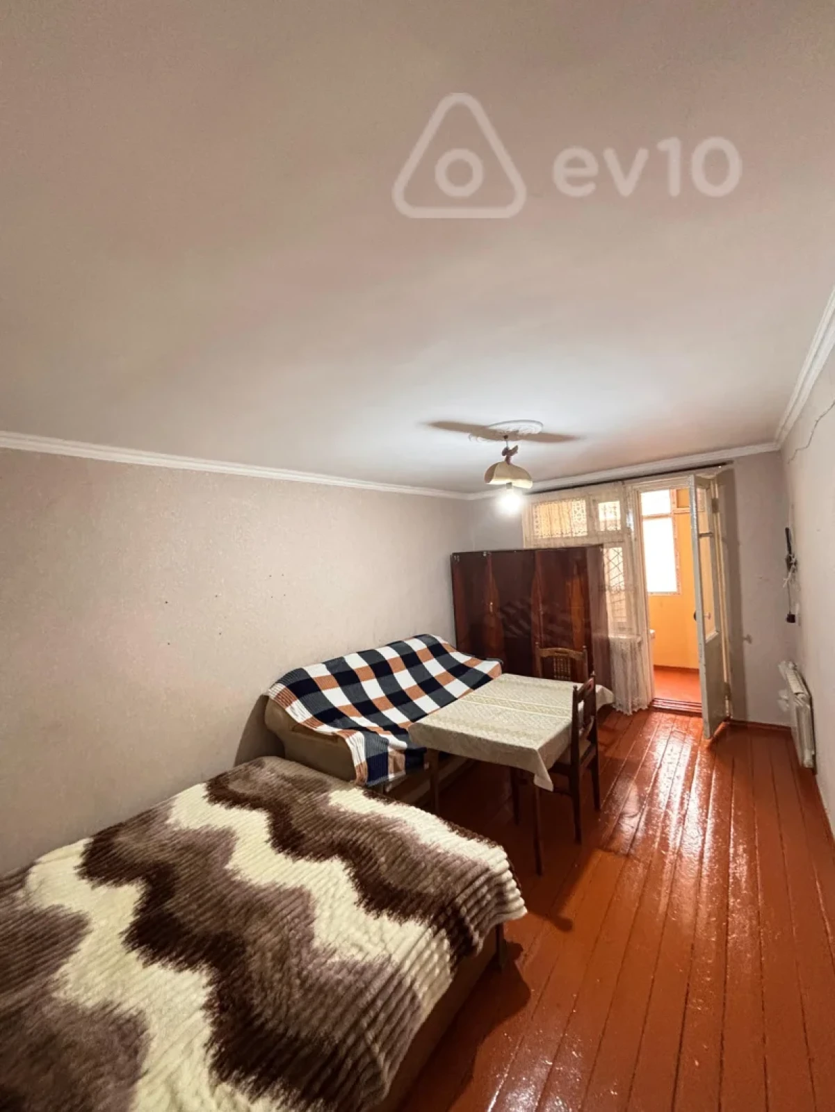 Kirayə verilir 2 otaqlı köhnə tikili 35 m²