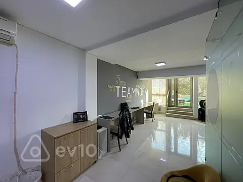 Kirayə verilir 4 otaqlı ofis 135 m²