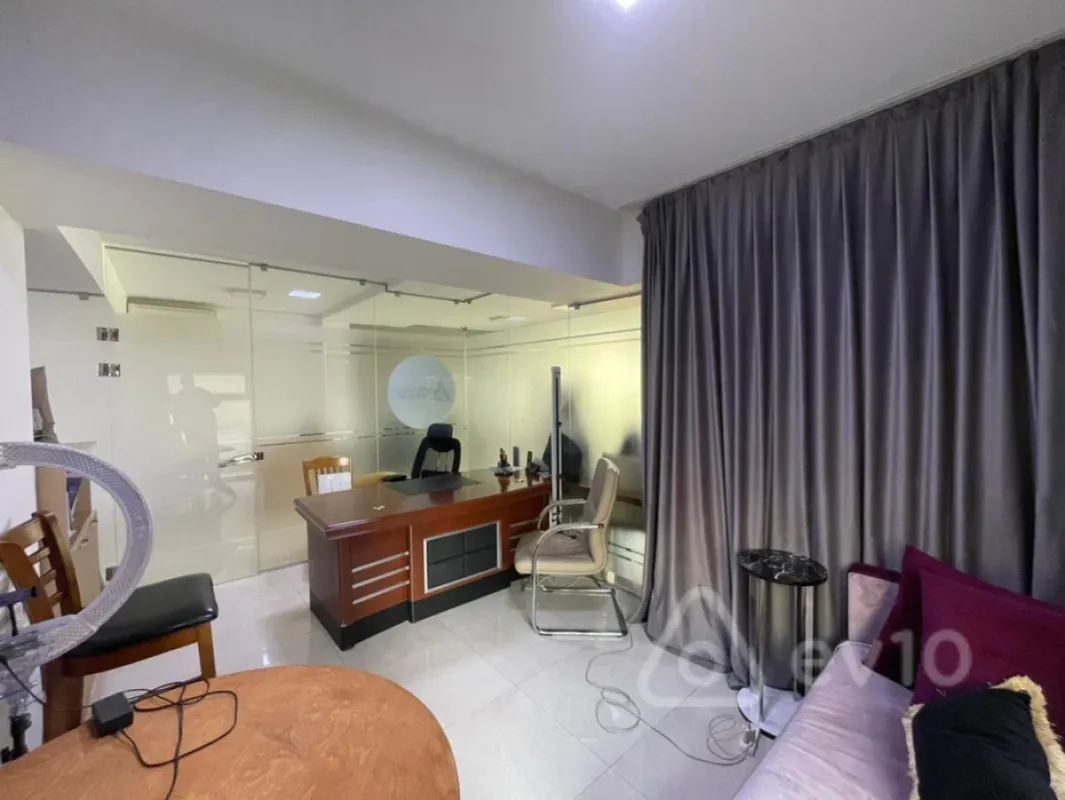 Kirayə verilir 4 otaqlı ofis 135 m²