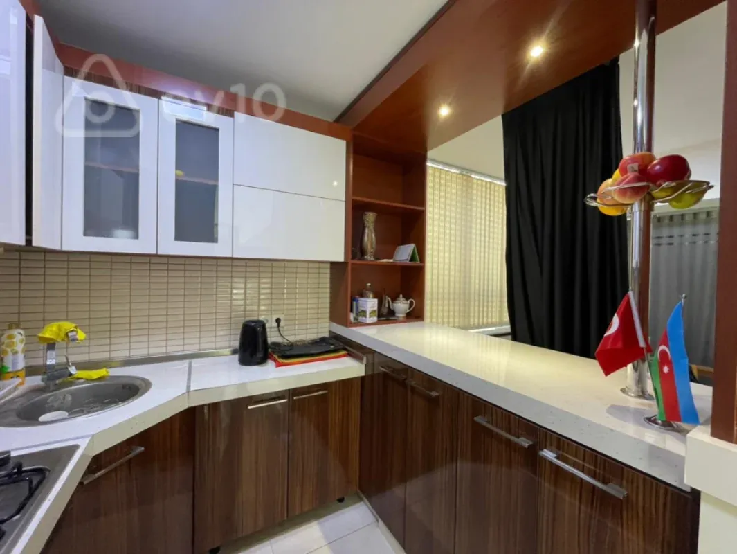 Kirayə verilir 4 otaqlı ofis 135 m²