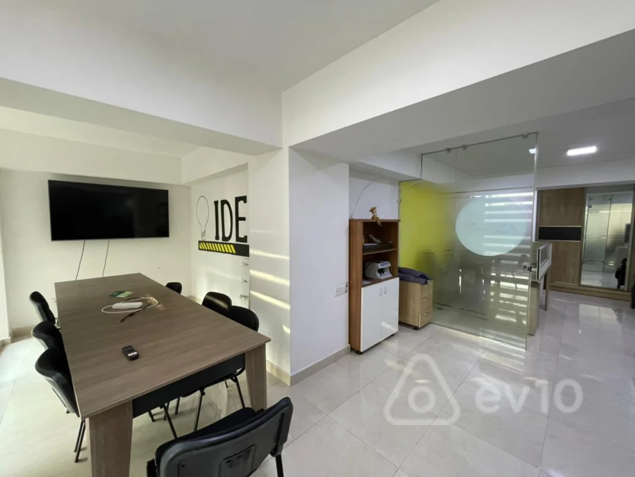 Kirayə verilir 4 otaqlı ofis 135 m²