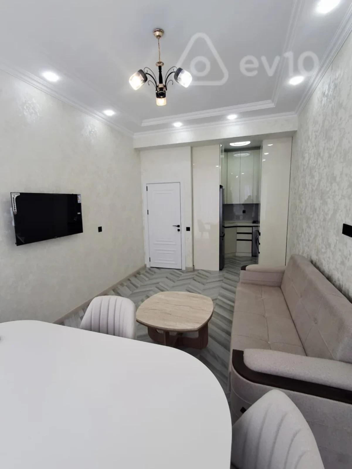 Kirayə verilir 2 otaqlı yeni tikili 56 m²