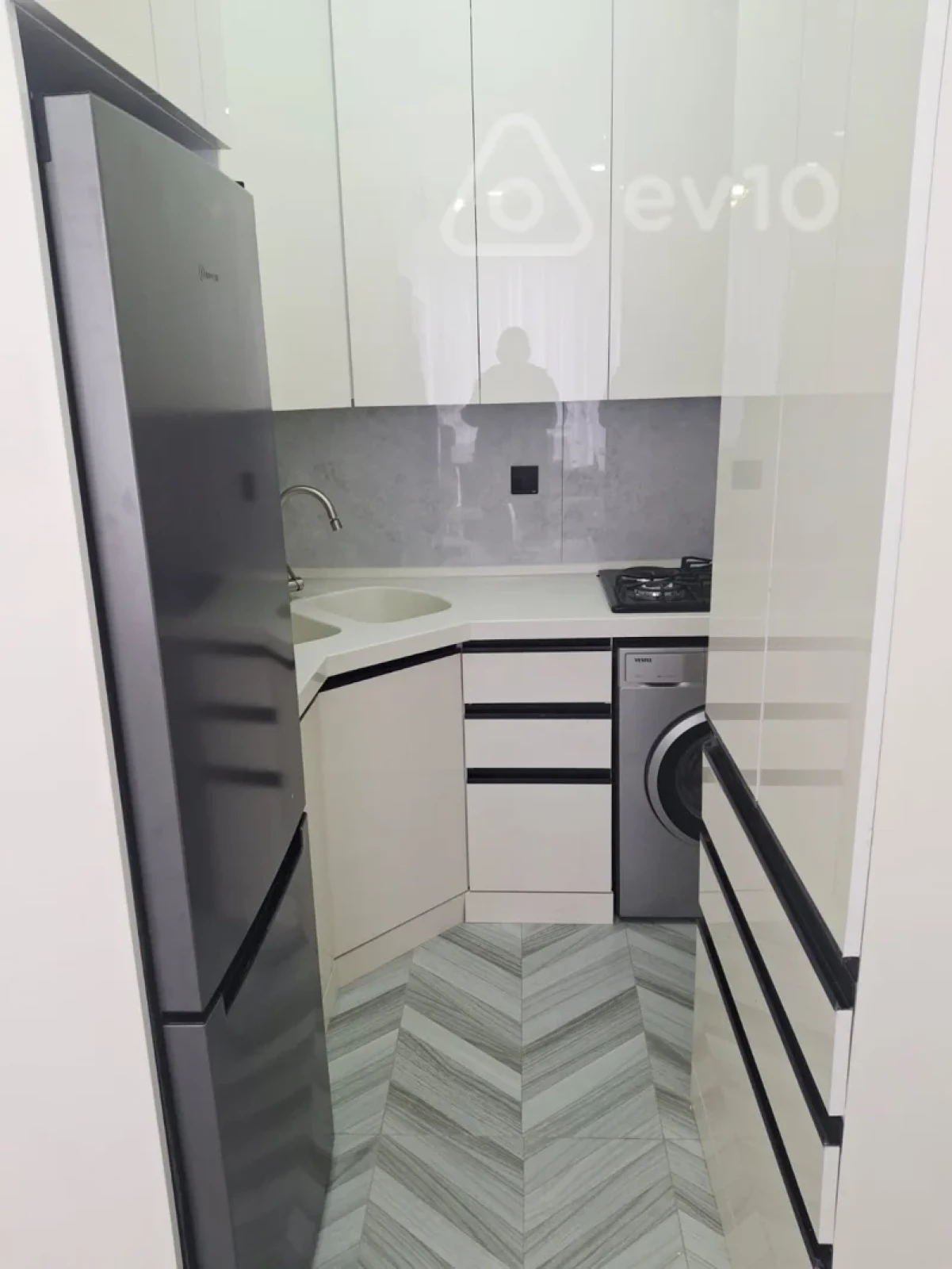 Kirayə verilir 2 otaqlı yeni tikili 56 m²