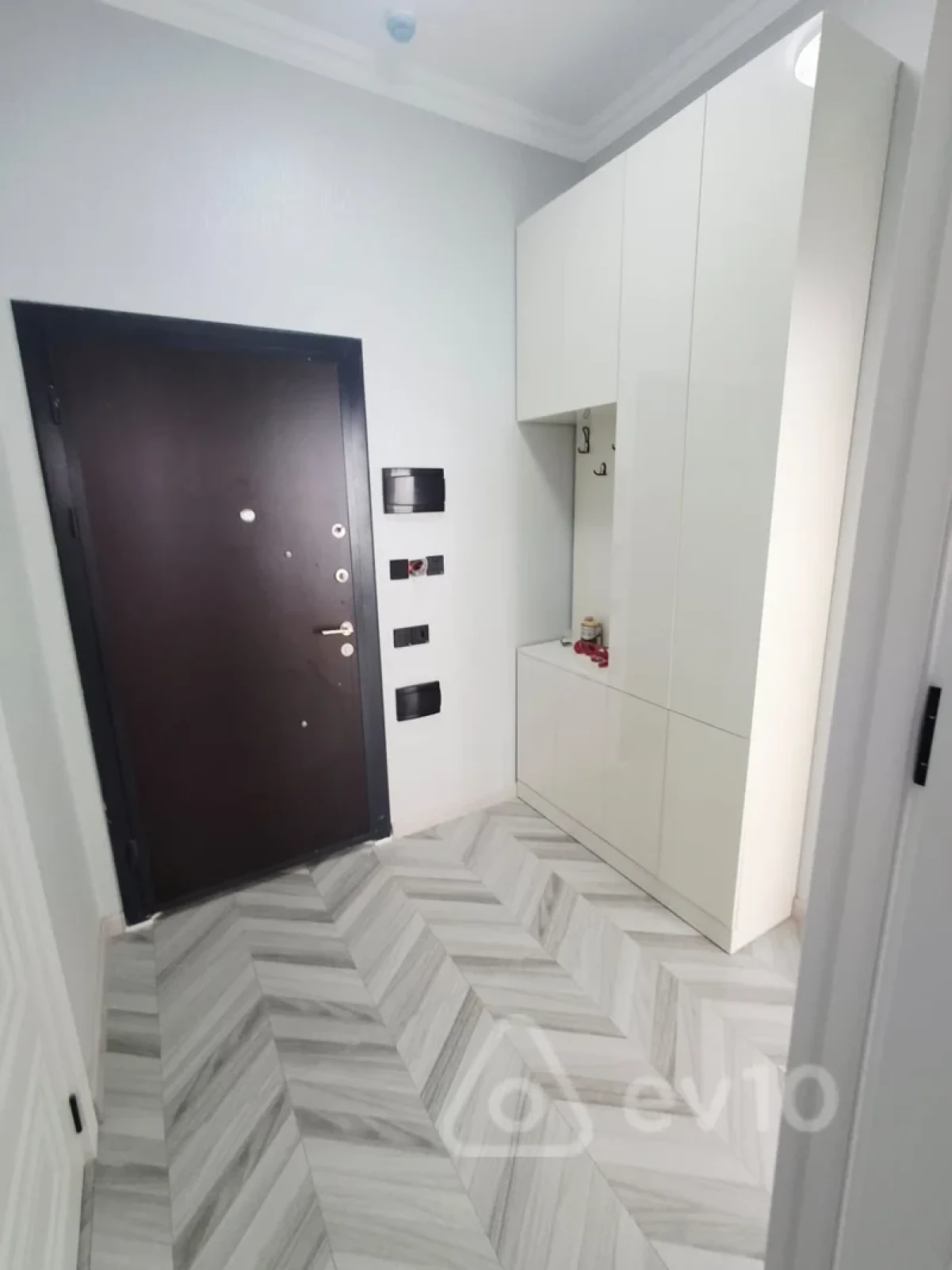 Kirayə verilir 2 otaqlı yeni tikili 56 m²