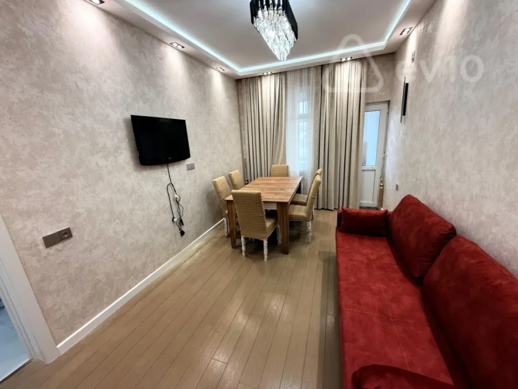 Kirayə verilir 2 otaqlı yeni tikili 70 m²