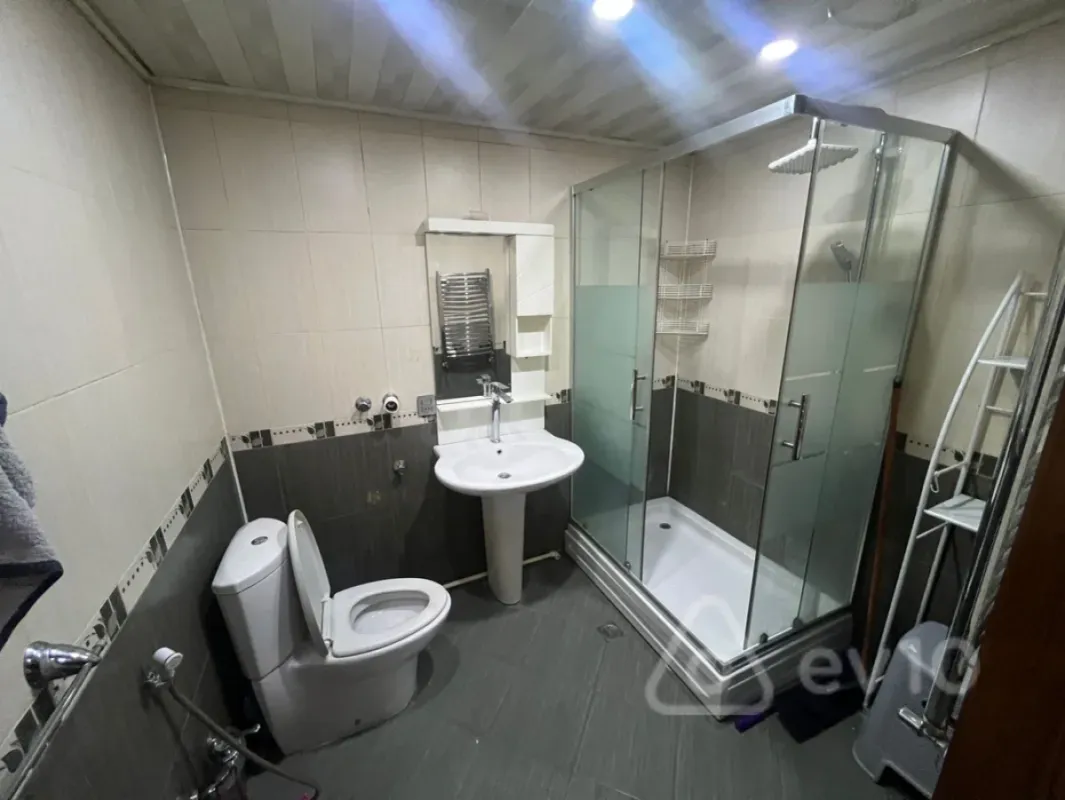 Kirayə verilir 3 otaqlı yeni tikili 60 m²