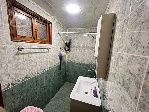 Satılır 4 otaqlı köhnə tikili 110 m²