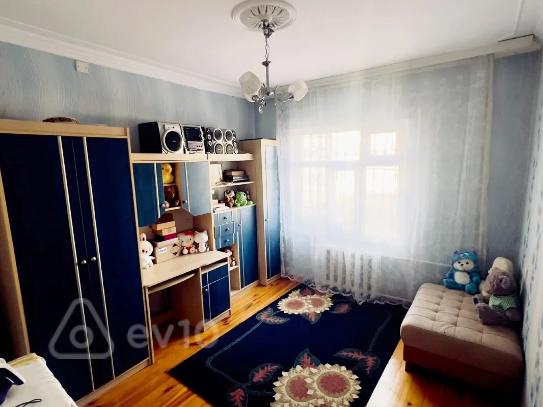 Satılır 4 otaqlı köhnə tikili 110 m²