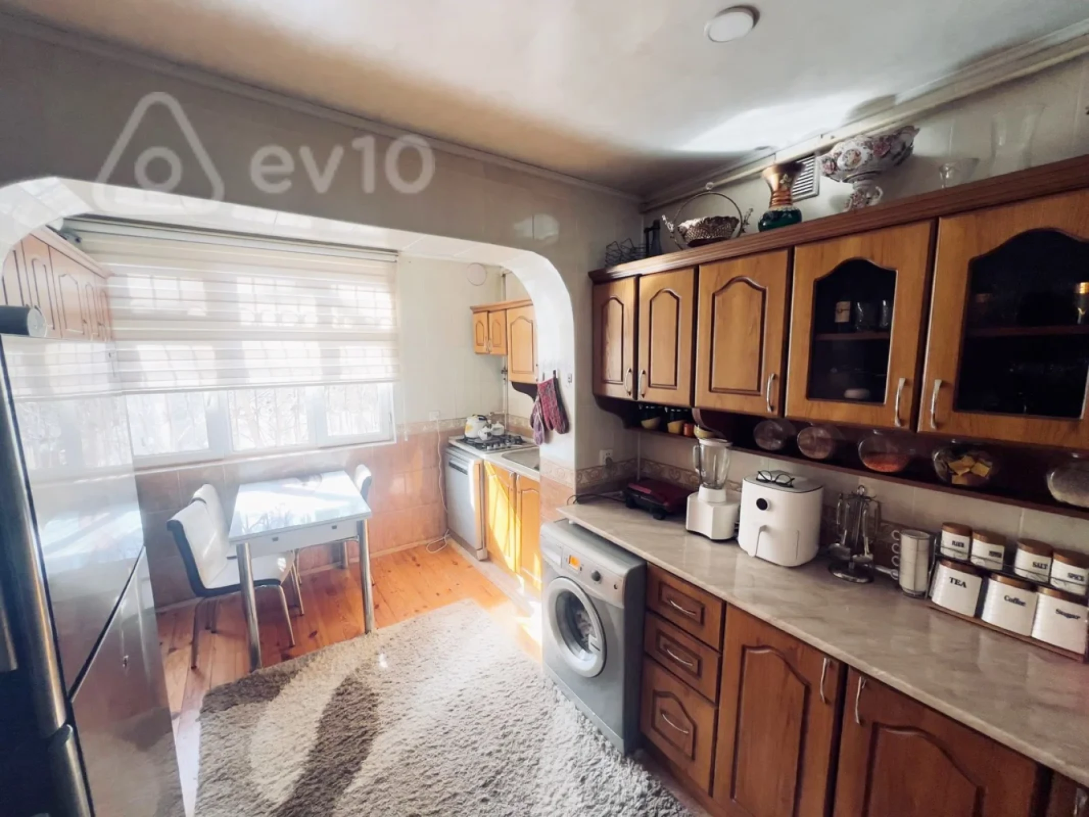 Satılır 4 otaqlı köhnə tikili 110 m²