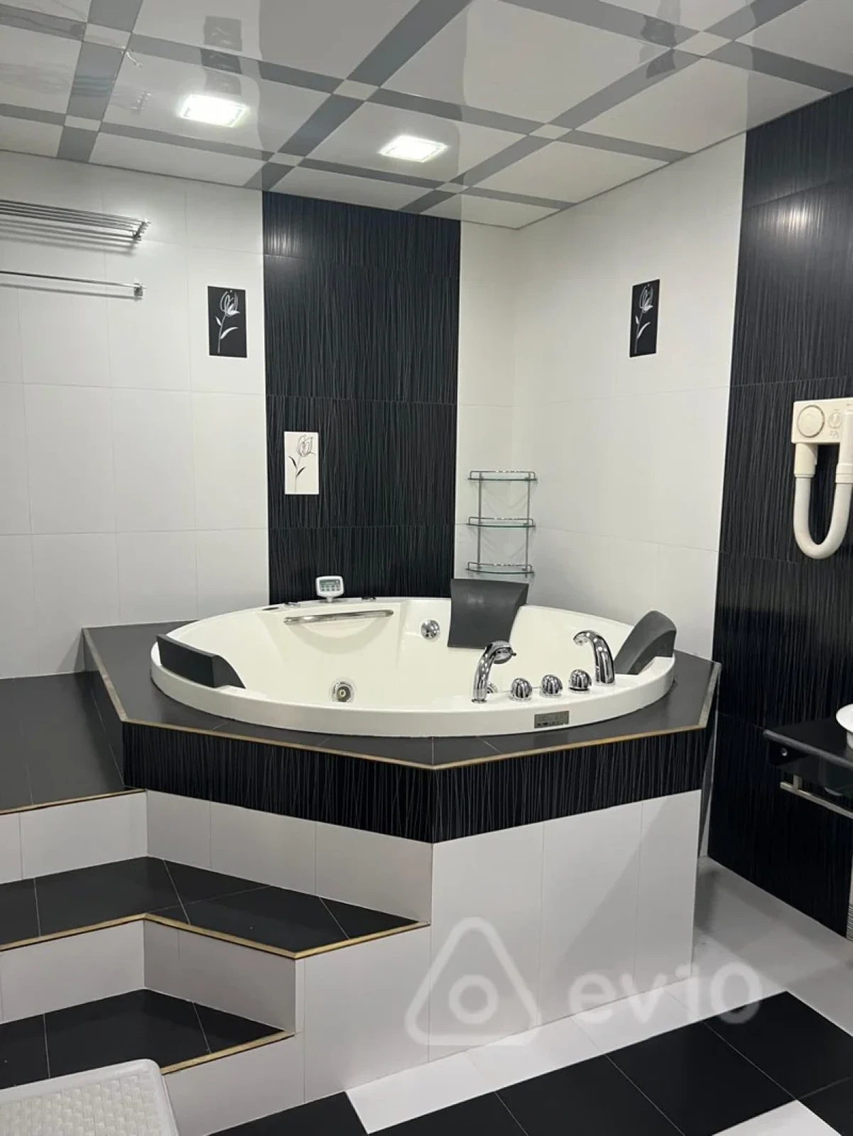 Kirayə verilir 4 otaqlı yeni tikili 160 m²