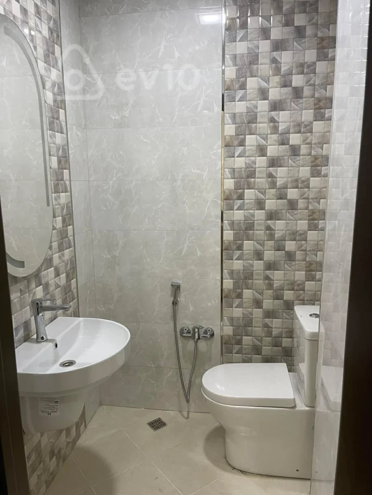 Kirayə verilir 3 otaqlı yeni tikili 130 m²